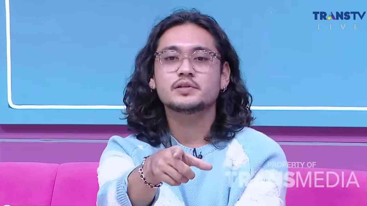 Giorgino Abraham Tak Cuma Pandai Berakting, tapi Juga Bermusik