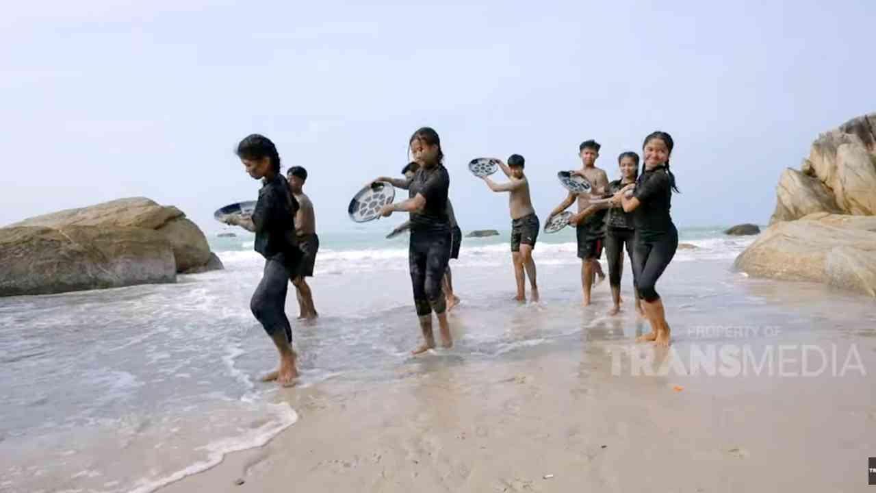 Menikmati Pantai Jambosag yang Panoramanya Menyenangkan Hati