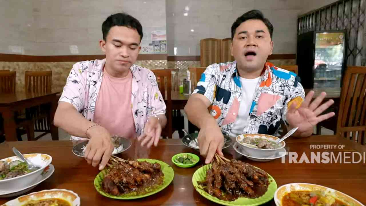 Sop Sapi Bertemankan Sate Ayam, Memang Lezatnya Tiada Tara!